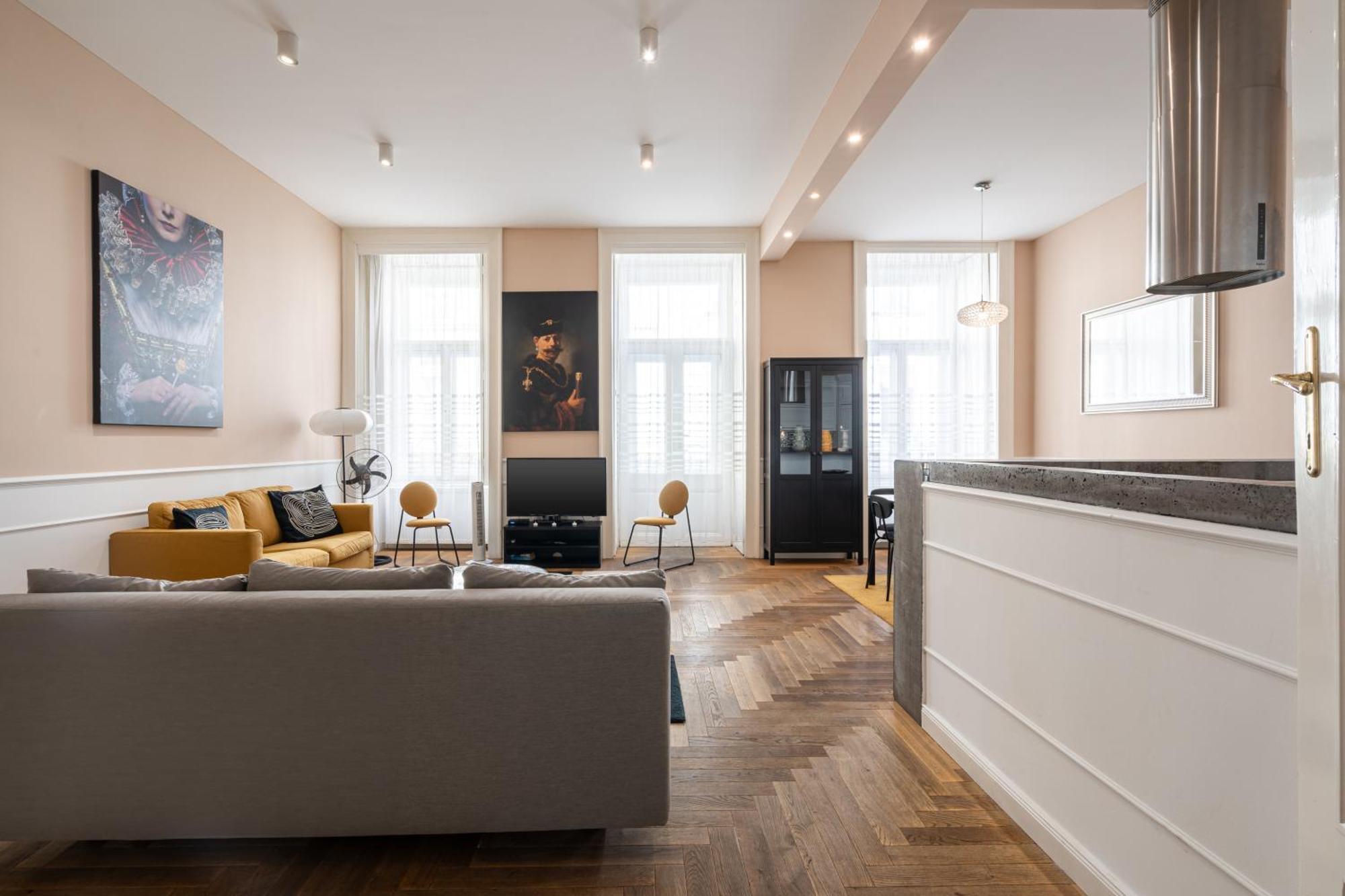 Ventura Ridge * Budapest