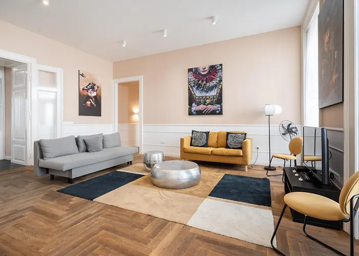 Ventura Ridge Apartment